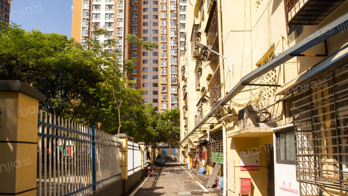 襄阳恒发建筑有限公司家属院外景图