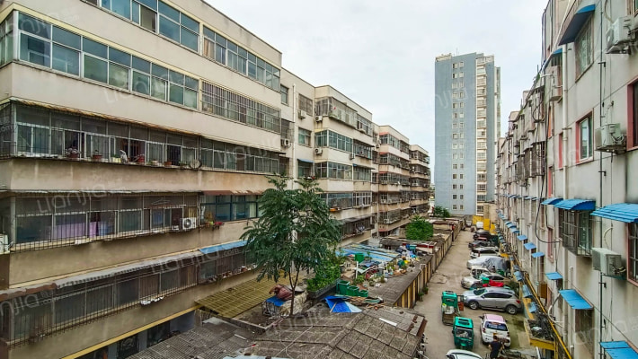 驻马店市兴业物资有限公司住宅楼外景图