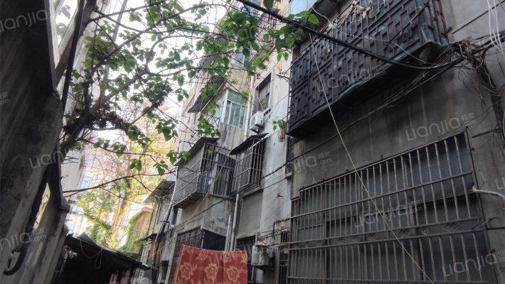 建工局家属楼外景图