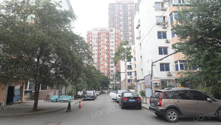 泾河小区外景图