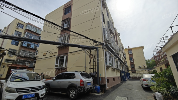 二轻局宿舍外景图