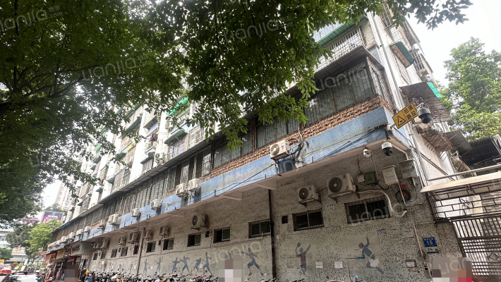 平安宿舍外景图