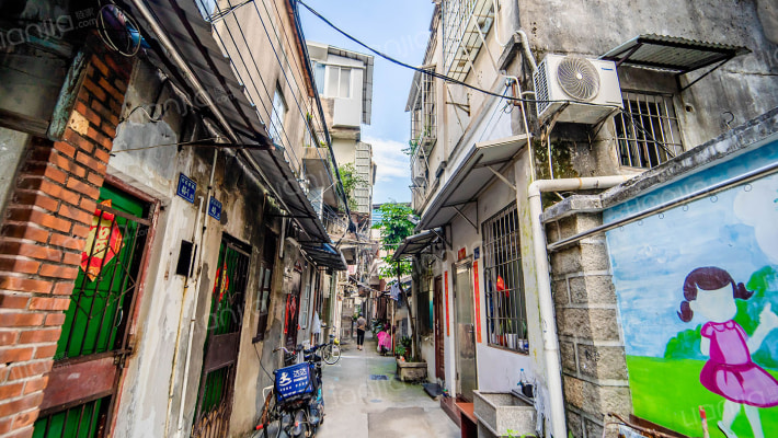 打石市街外景图