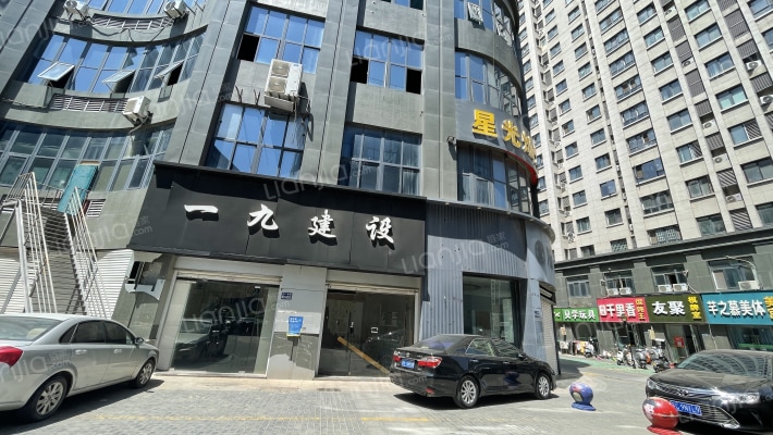 亿富银泰城外景图