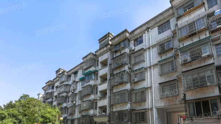 西湖花园小区外景图