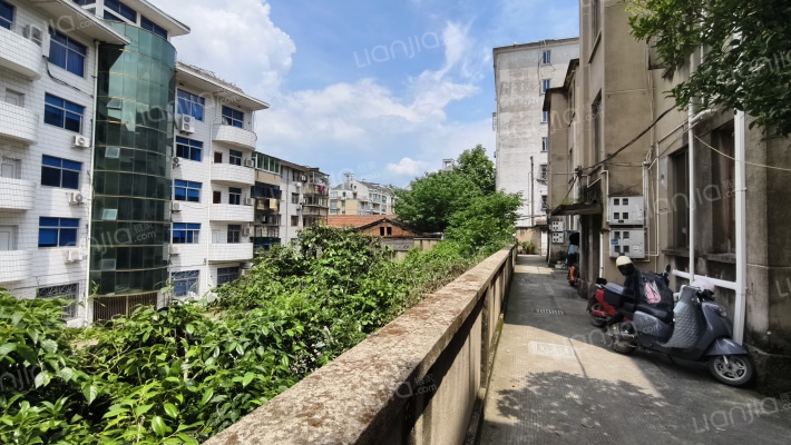 前门山新村外景图