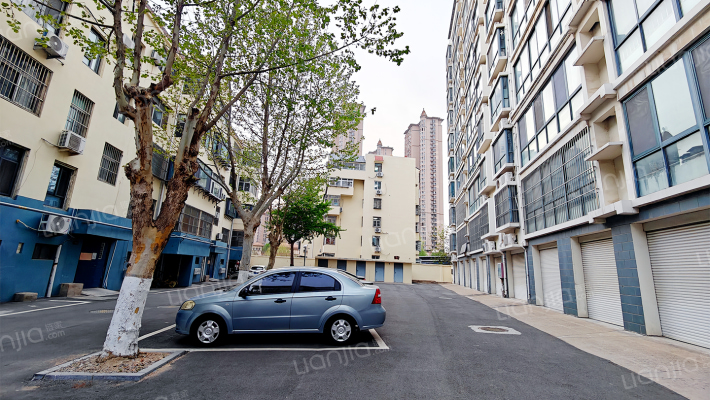 海关宿舍外景图