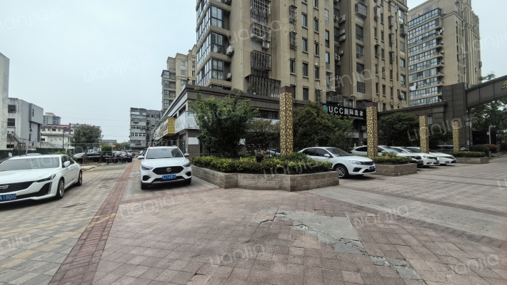 直立香颂园外景图