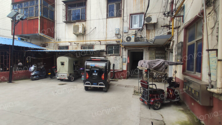 县煤建公司家属院外景图