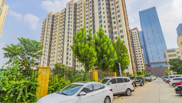 春和花园外景图