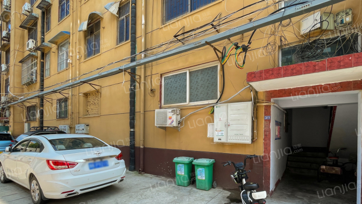 房管局6号院外景图