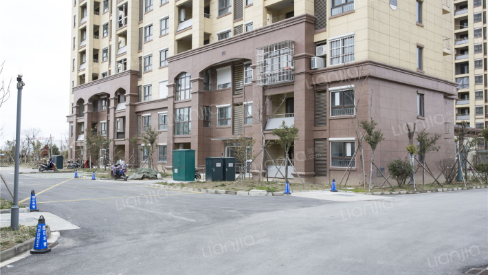 平湖鹂墅外景图