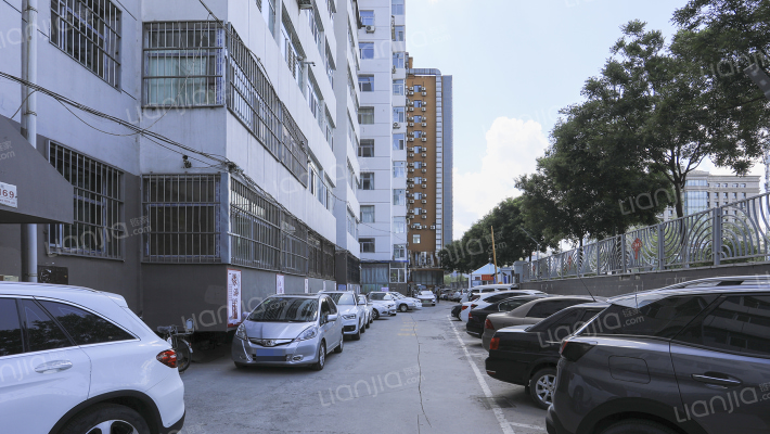 新建南路72号院外景图