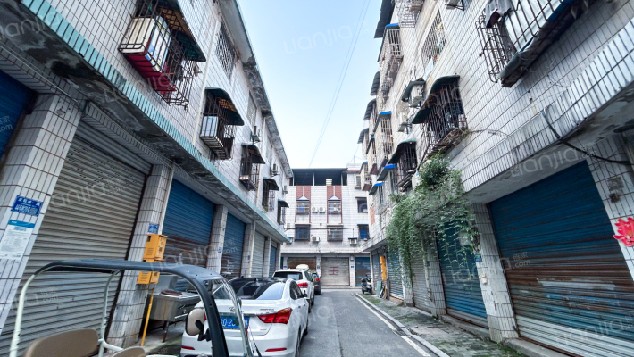 皮鞋城一路44号外景图