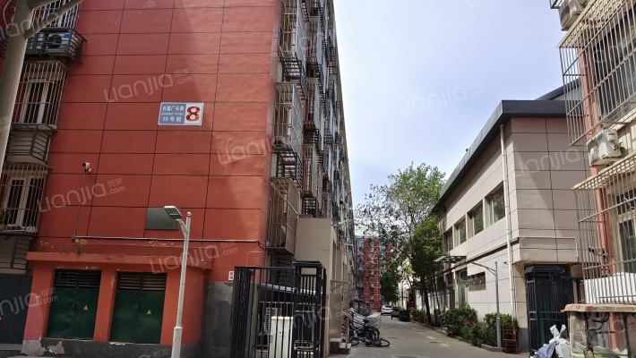 台基厂头条10号院外景图