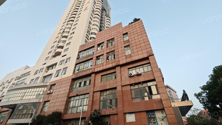 宝锡大厦外景图