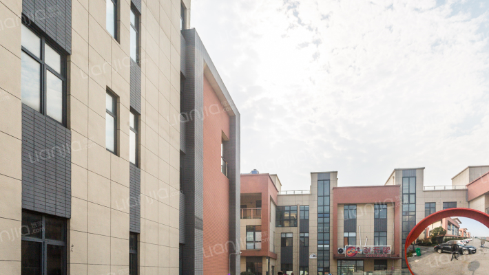 领袖总部花园外景图