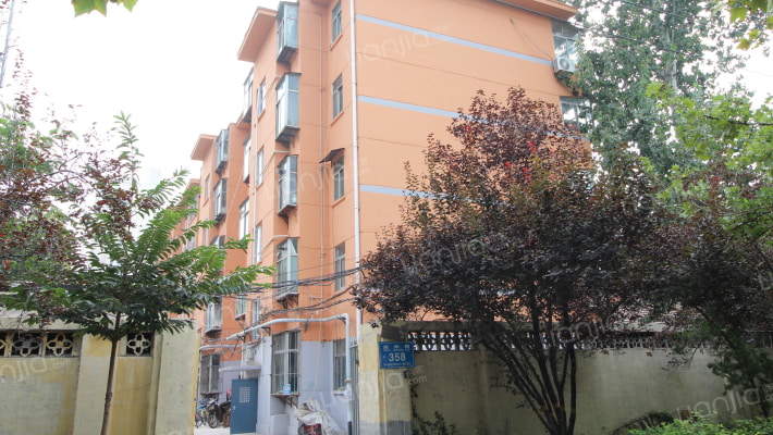 技校潍州路小区外景图