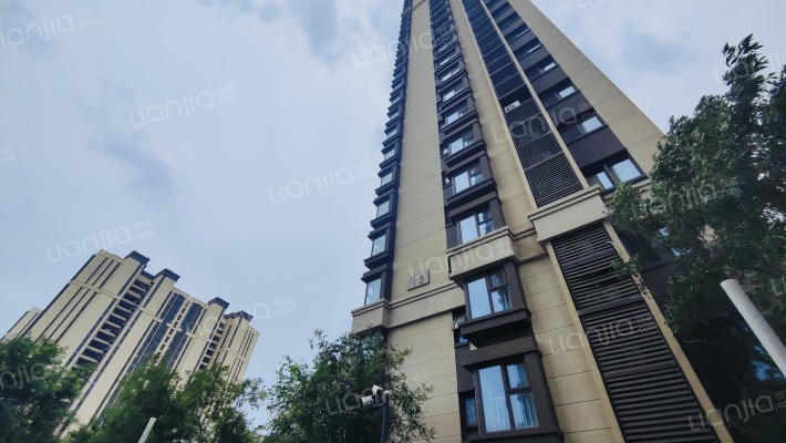 万科翡翠四季C区外景图