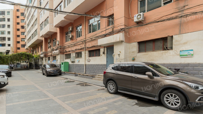 吐哈石油小区外景图