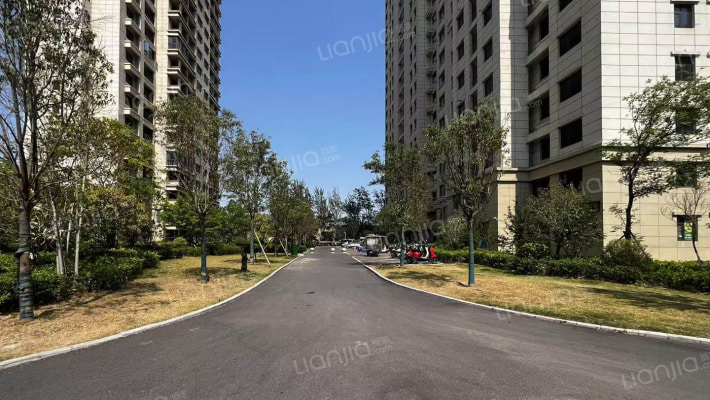 紫荆和园外景图