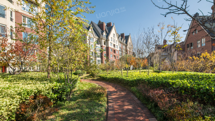 温哥华山庄南区外景图