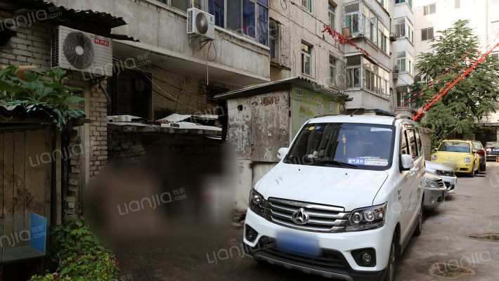 东缉虎营8号院外景图