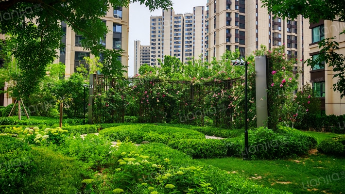 万科翡翠东第东区外景图