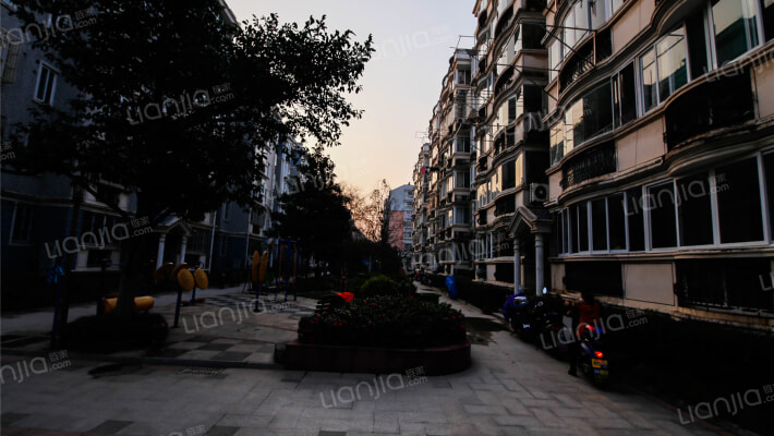 家和花园外景图