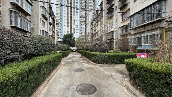 市教育局统建房严家地教师住宅区外景图