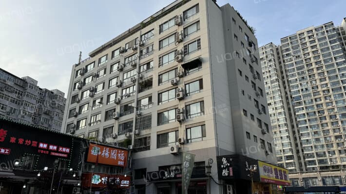 颐中银街外景图