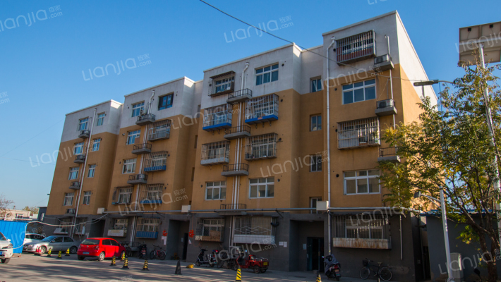 游览路7号院外景图