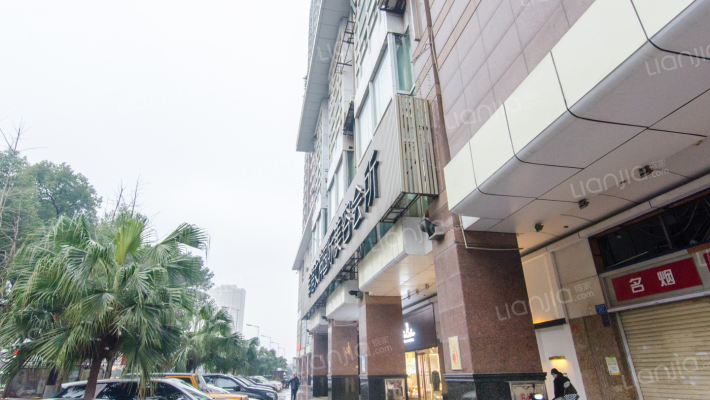 君临天厦小区外景图