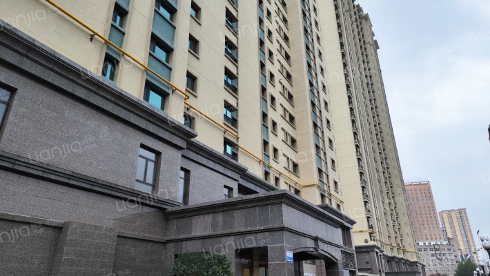 恒大都市广场外景图