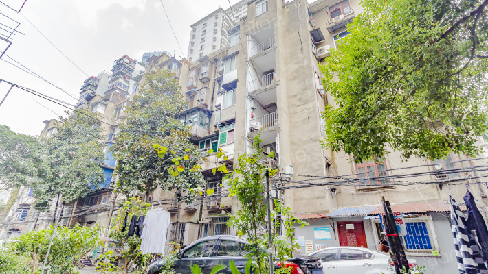 邮三宿舍外景图