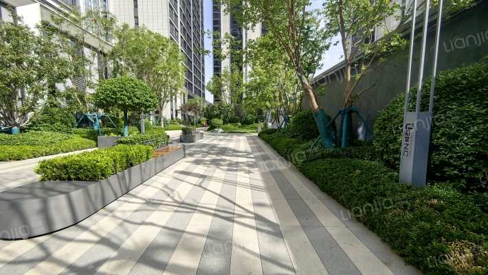 中海和平之门外景图