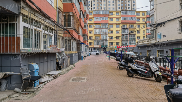 建工学院外景图