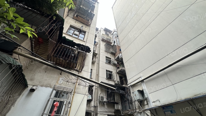 洗面桥街24号外景图