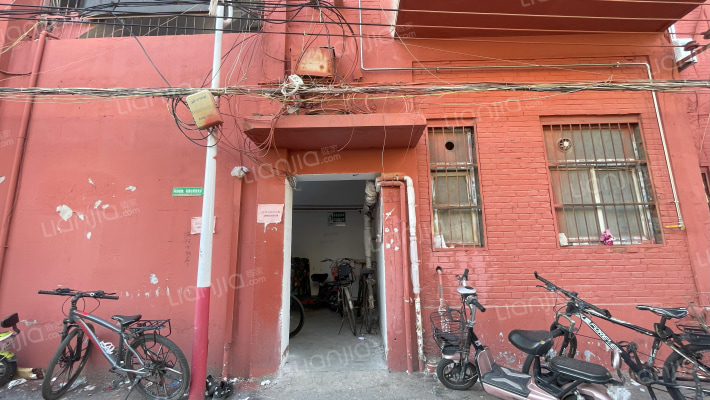 油漆厂院外景图