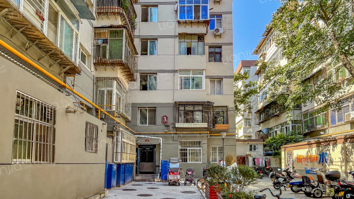 医药公司家属院外景图