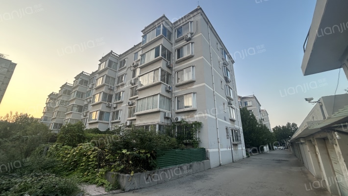 国税局宿舍外景图