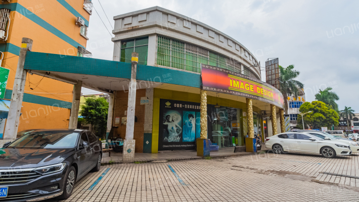 东镇广场外景图