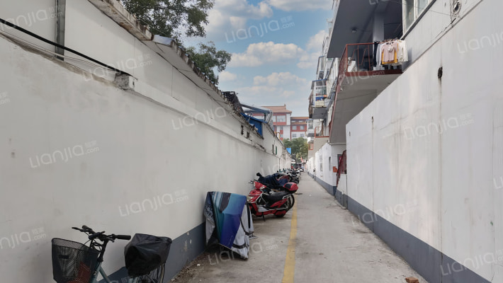 运输三公司宿舍外景图