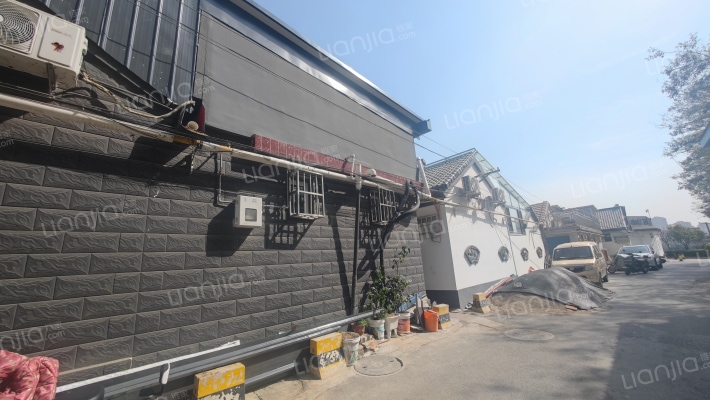 西城根南道外景图