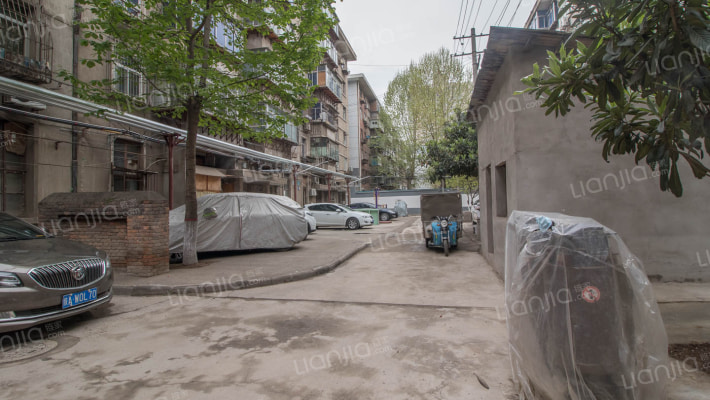 西安市电影公司家属院外景图