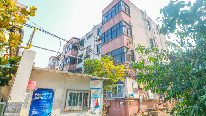 质监所家属院外景图