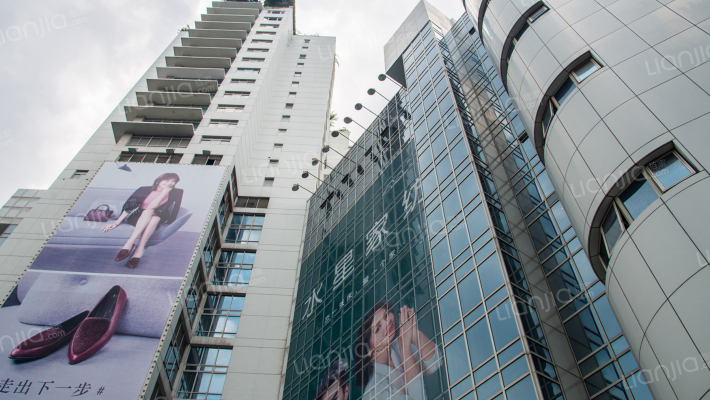 汇金广场外景图