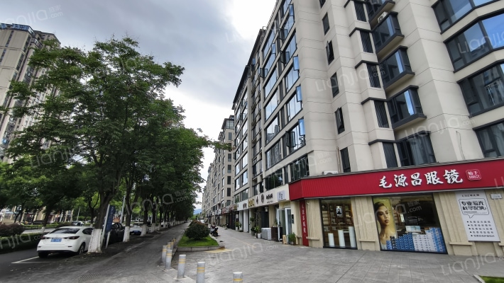 新昌春风里外景图