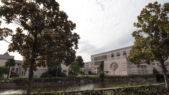 市中校内外景图