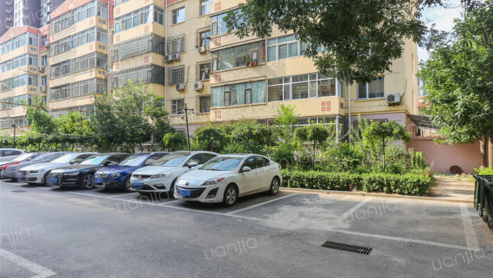 警怡苑小区外景图